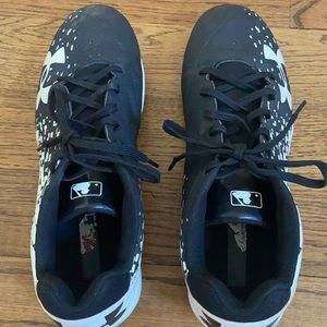 Under Armour baseball cleats used (Size 10.5)